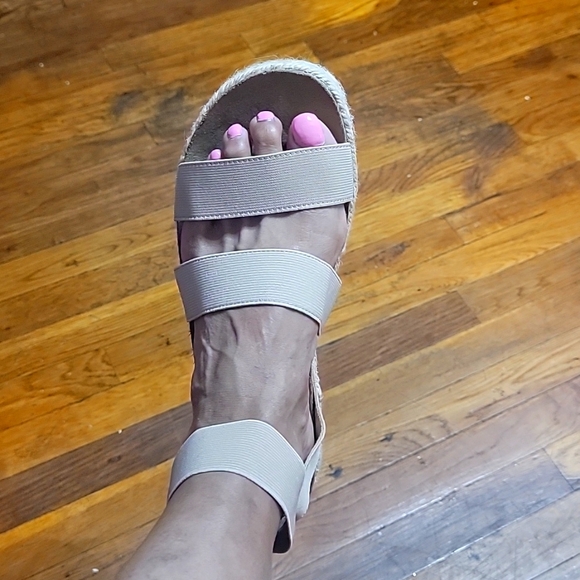 Cushionaire women's sandal size 11w color cram beautiful exelente condition - Picture 8 of 17